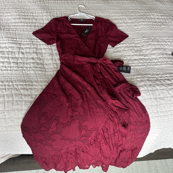 Lulus Burgundy Wrap Dress Size Large - Picture 2 of 4